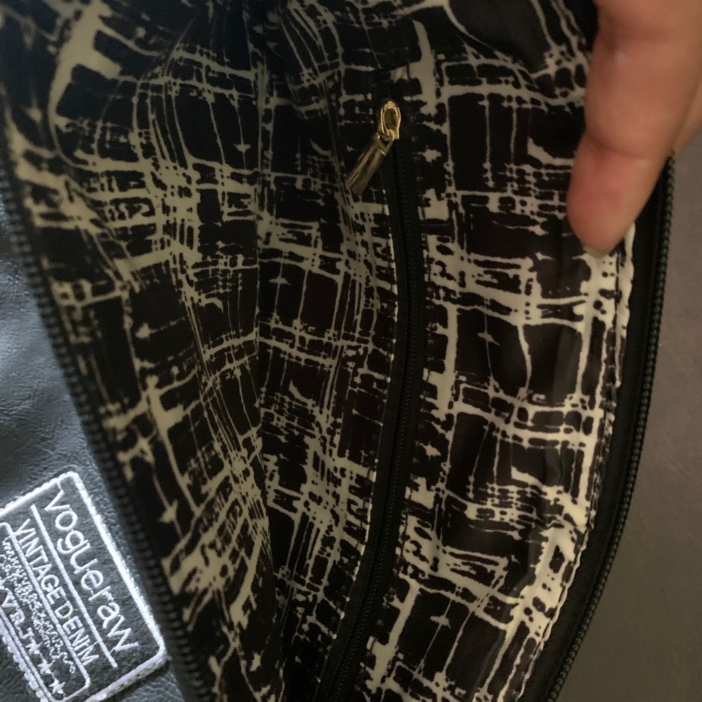Purse:wristlets - Picture 5 of 5